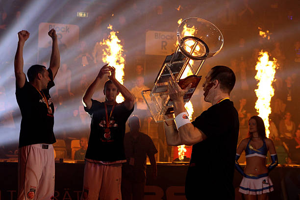 唐冶不仅向 唐冶不仅向